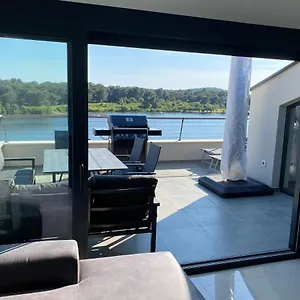 Penthouse Sunset Apartment Medulin